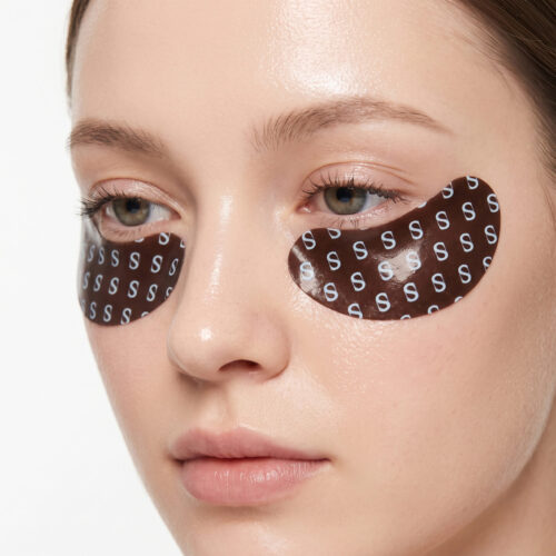 A streamlined 3-step luminous ritual featuring a specialized toner, face cream, and sunscreen designed to deeply hydrate, smooth texture, and give skin a crystal-clear, dew-like glow.